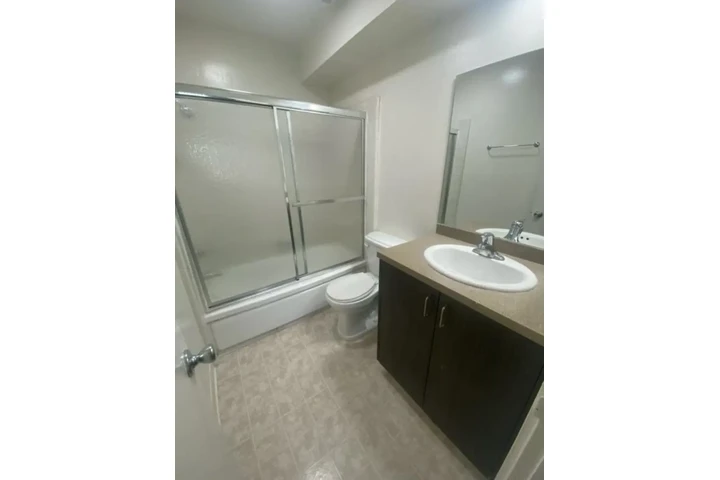 $900 : APTO 1 HABITACIÓN 1 BAÑO/SALA image 4