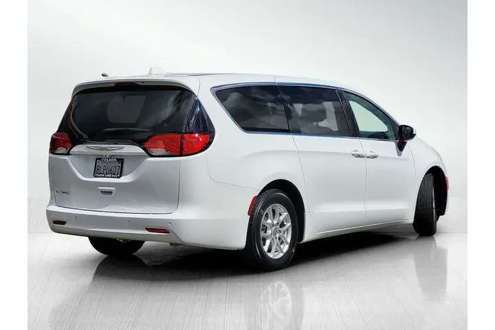 $14172 : Chrysler Pacifica 2018 LX 4d image 4