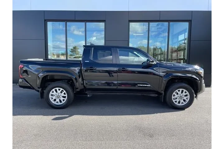 $39650 : Toyota Tacoma 2024 4x4 SR5 4 image 5