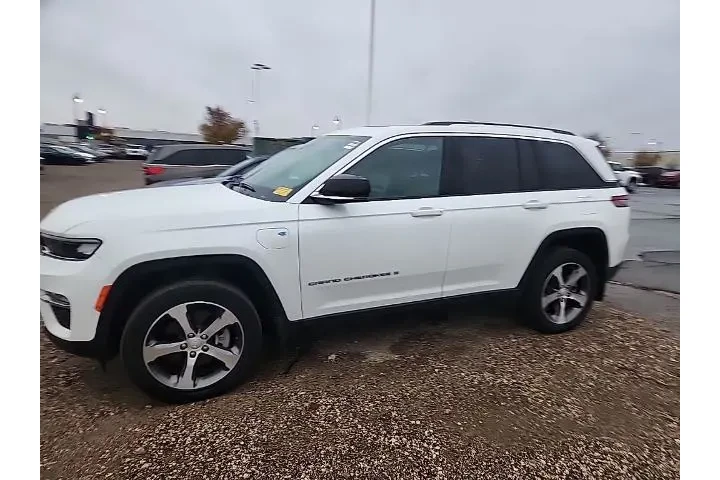 $27998 : Jeep Grand Cherokee 2023 4x4 image 9