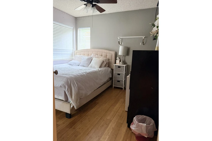 $1200 : Cuarto de renta en Whittier image 1