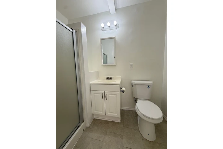 $3399 : Casa en Renta en South Gate image 3