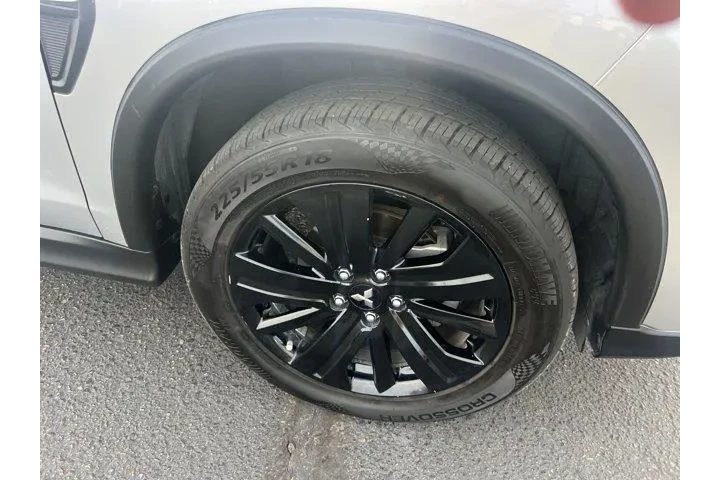 $13999 : Mitsubishi Outlander Sport 2 image 4