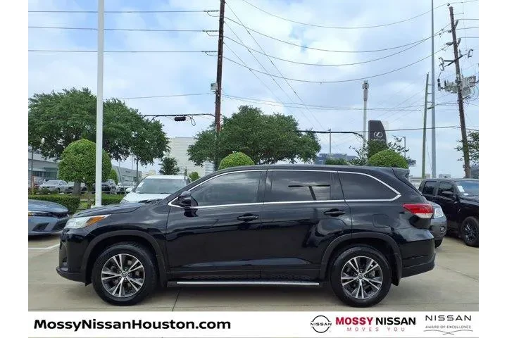 $23195 : Toyota Highlander 2018 LE 4d image 5