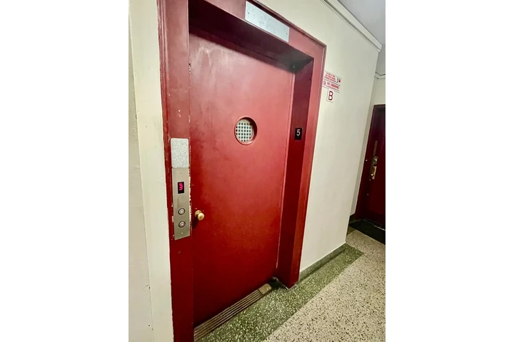 $1200 : Cuarto en Edif.Jackson Heights image 5