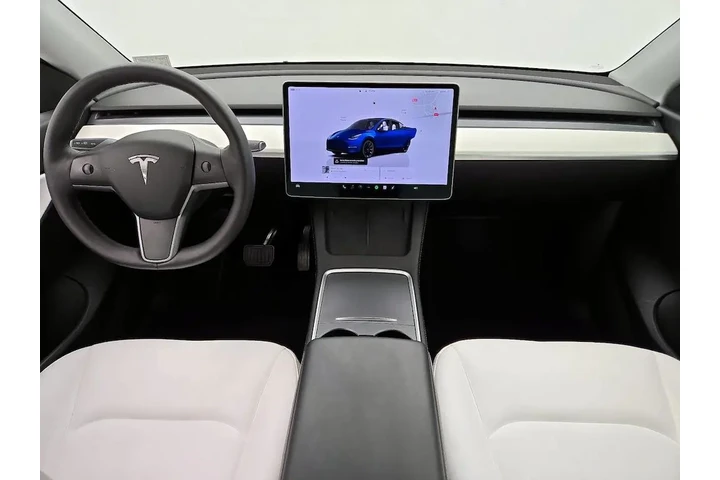 $27998 : Tesla Model Y 2022 AWD Long image 9