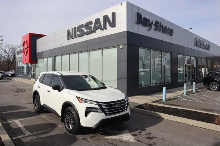 $21013 : Nissan Rogue 2025 AWD S 4dr image 1