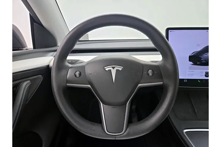 $31998 : Tesla Model Y 2023 AWD Long image 10