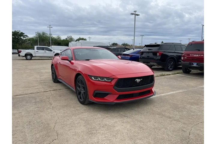 $31759 : Ford Mustang 2024 EcoBoost 2 image 2