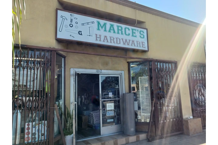 $225000 : Ferreteria Hardware Store image 3