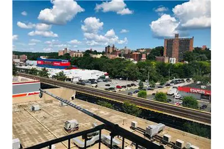 $1700 : Rental property with 1 bedro image 5