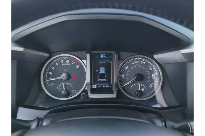 Toyota Tacoma 2023 4x2 TRD O image 10