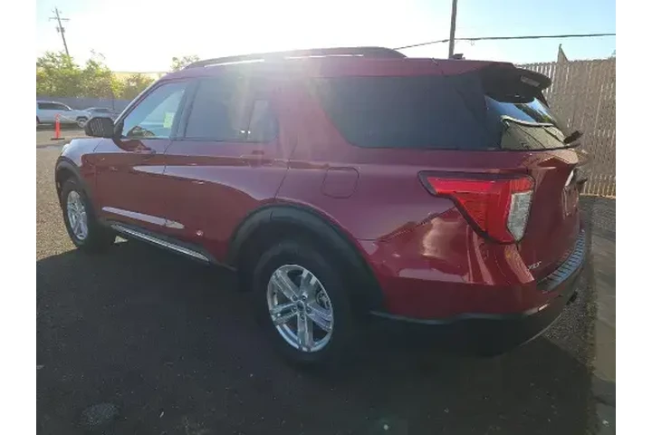 $35950 : Ford Explorer 2024 AWD XLT 4 image 6