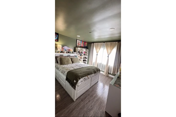 $1400 : Rento mi Cuarto North Hills image 1