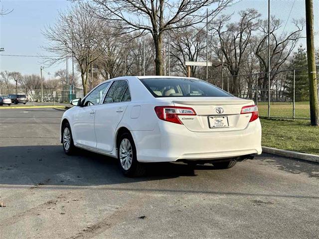 $12095 : 2013 Camry LE image 5