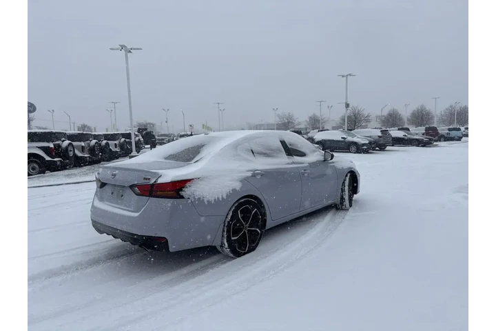 $22951 : Nissan Altima 2024 2.5 SR 4d image 5