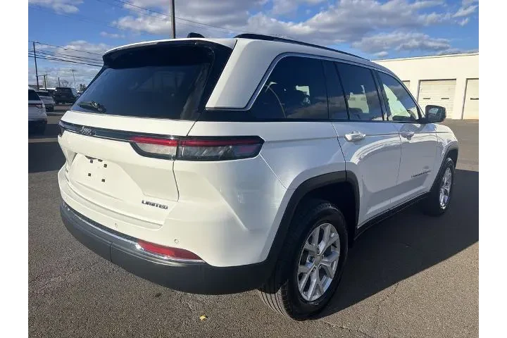 $30890 : Jeep Grand Cherokee 2023 4x4 image 5