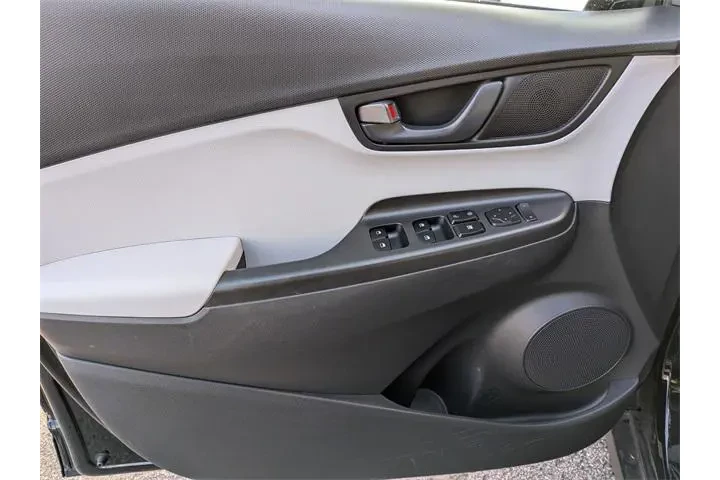 $20364 : Hyundai KONA 2023 AWD SEL 4d image 10