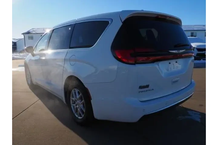 $31520 : Chrysler Pacifica 2024 Touri image 5