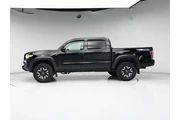 $39998 : Toyota Tacoma 2021 4x4 TRD P thumbnail