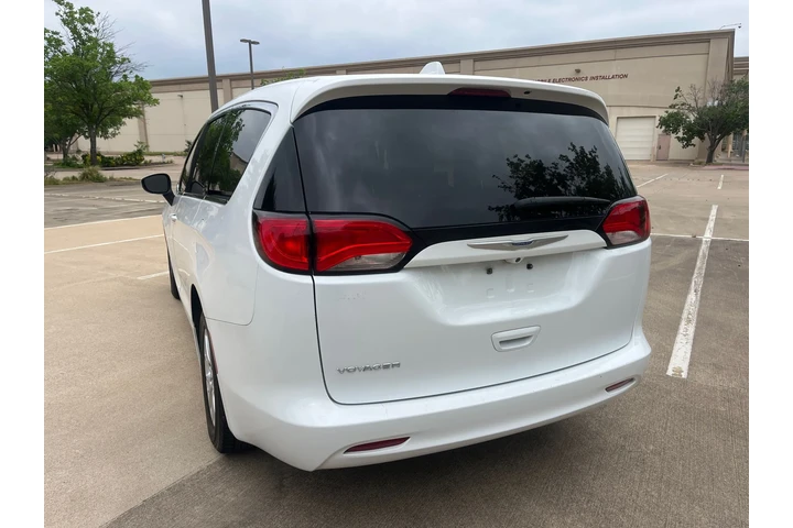 $13990 : 2020 Voyager LX image 8