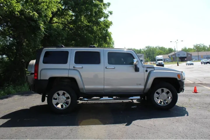 2007 HUMMER H3 Luxury image 5