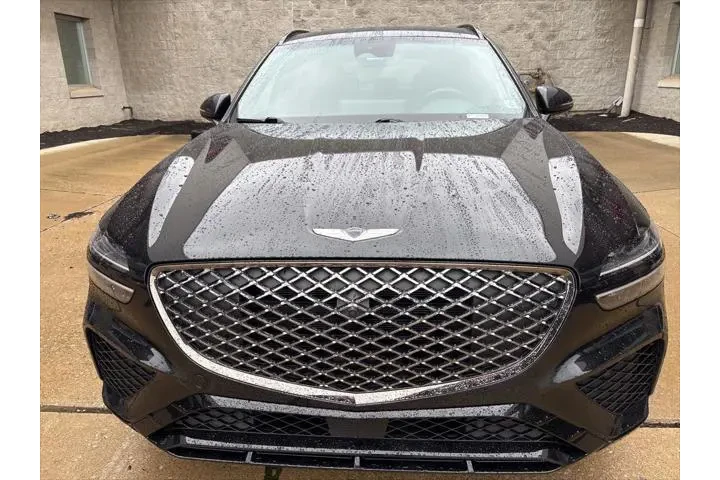 $35942 : Genesis GV70 2023 AWD 2.5T S image 5