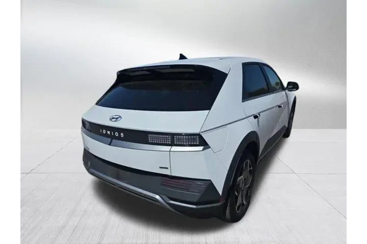 $27850 : Hyundai IONIQ 5 2023 AWD SEL image 2