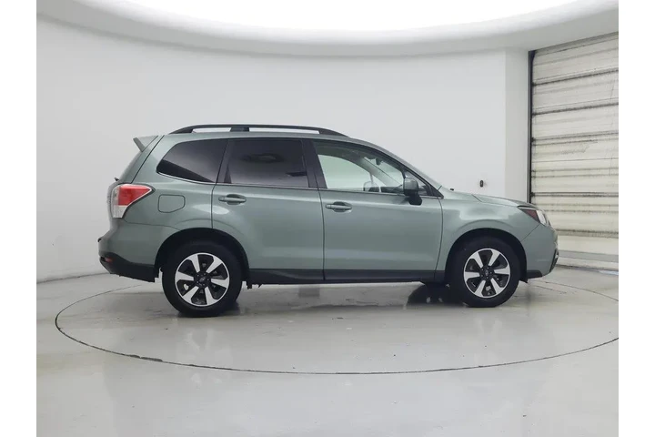 $17998 : Subaru Forester 2018 AWD 2.5 image 7