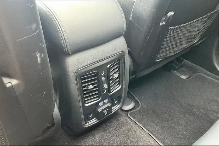 $22500 : Jeep Grand Cherokee 2020 4x4 image 10