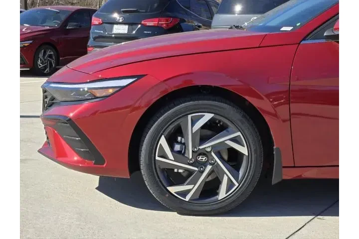 $19499 : Hyundai ELANTRA 2025 SEL Con image 5