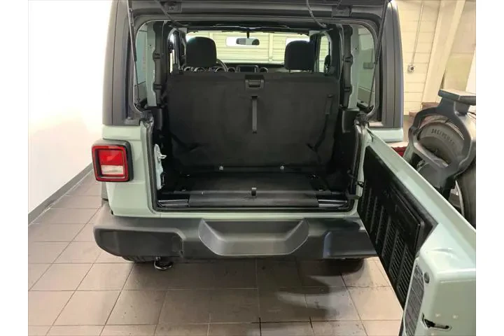 $30989 : Jeep Wrangler 2023 4x4 Sport image 10