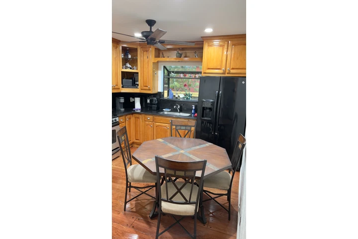 $1400 : Cuarto AMUEBLADO image 8