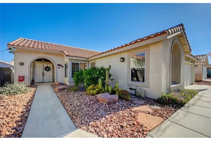 $1200 : North Las Vegas -Available image 7