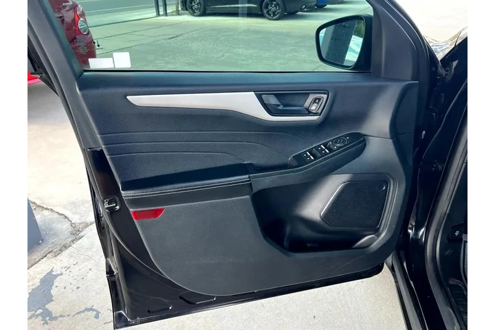 2022 Escape SE AWD image 10