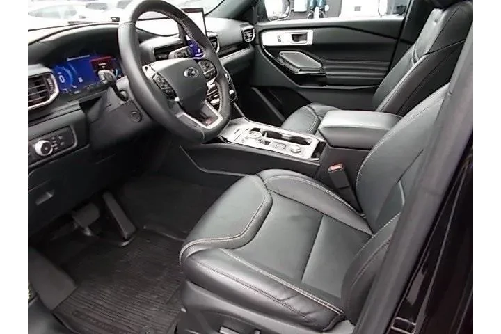 $38996 : Ford Explorer 2022 AWD ST 4d image 9