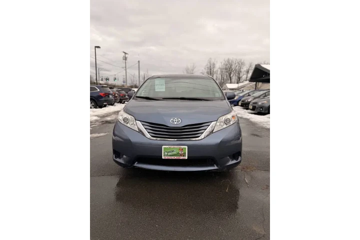 $12995 : 2015 Sienna LE 8-Passenger image 4