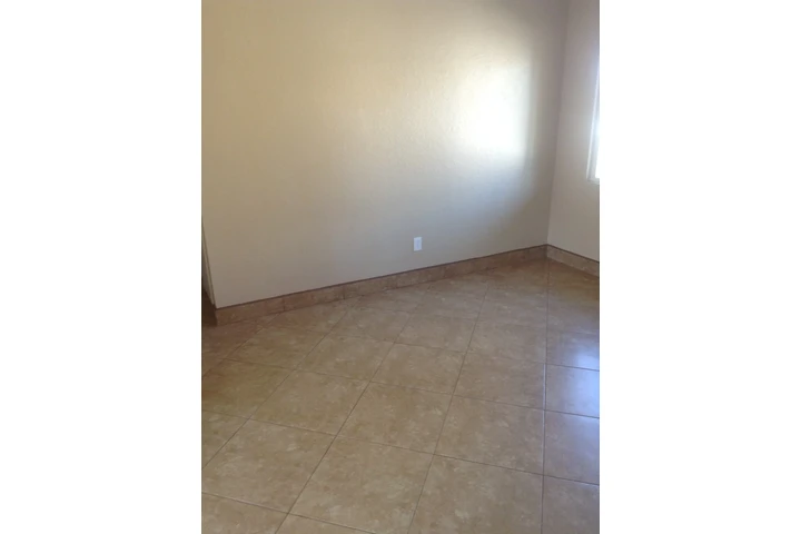 $1700 : 894 W G st. Colton Ca image 7