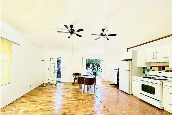 $2150 : HOUSE FOR RENT IN LOS ANGELES image 6