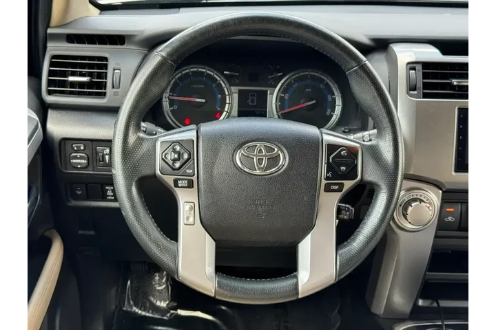 $32974 : Toyota 4Runner 2018 4x4 SR5 image 7