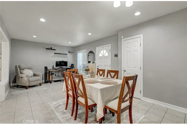 $1520 : South Gate Renta Available!!! image 2