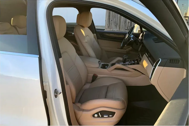 $29508 : Porsche Cayenne 2019 AWD 4dr image 9
