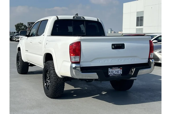 $25488 : Toyota Tacoma 2017 4x2 SR5 4 image 4