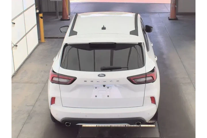 $18999 : Ford Escape 2023 ST-Line 4dr image 6