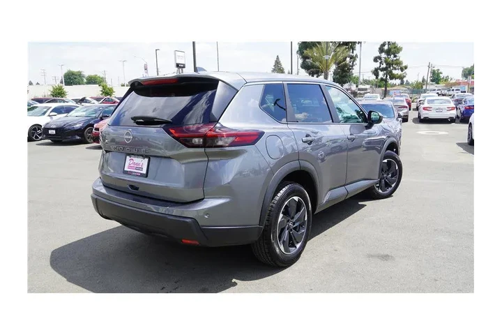 $22984 : 2025 Rogue SV image 5