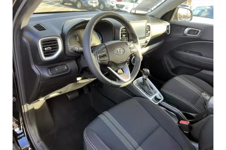 $18755 : Hyundai VENUE 2023 SEL 4dr C image 9