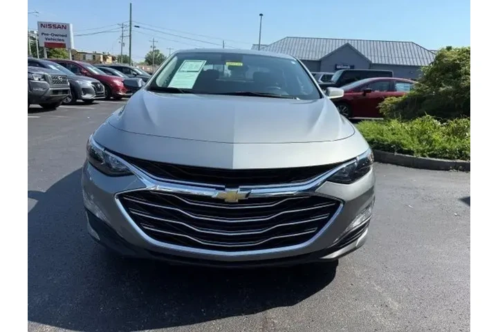 $18531 : Chevrolet Malibu 2023 LT 4dr image 2