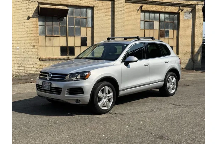 $12988 : 2012 Touareg VR6 Sport image 3