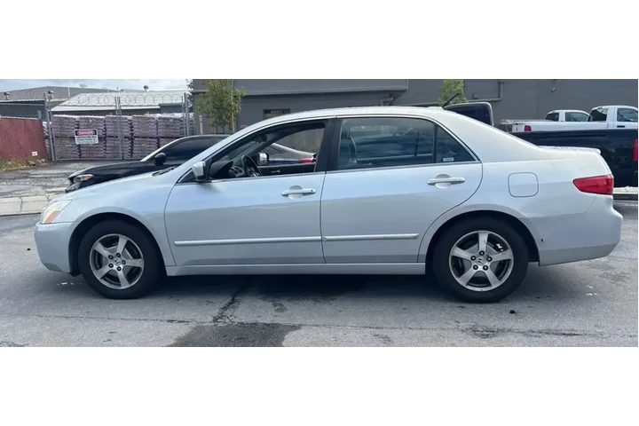 $6888 : Honda Accord 2005 Hybrid 4dr image 3