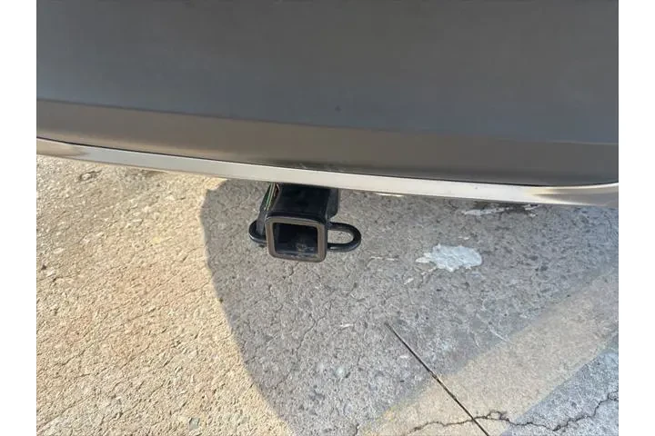 $27631 : Ford Explorer 2023 AWD XLT 4 image 6